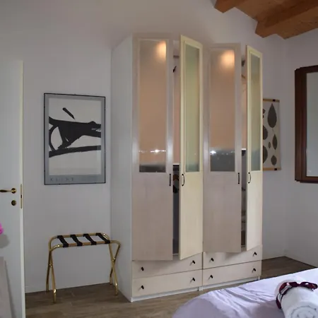 A Casa Di Jolanda, Indipendent House Near Historic Venice Center With Private Parking And Wide And Fenced Garden Lägenhet *