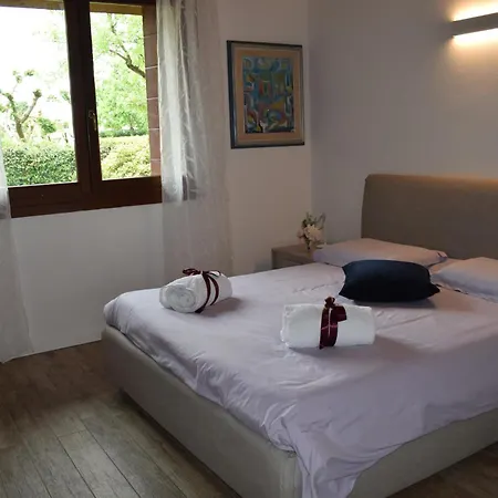 Lägenhet A Casa Di Jolanda, Indipendent House Near Historic Venice Center With Private Parking And Wide And Fenced Garden *