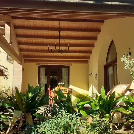 Lägenhet A Casa Di Jolanda, Indipendent House Near Historic Venice Center With Private Parking And Wide And Fenced Garden